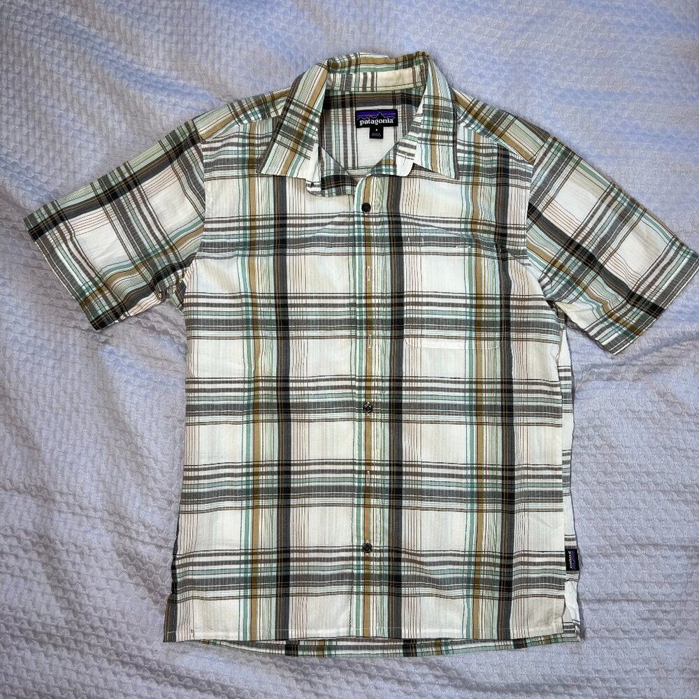 Patagonia Shirt Mens Small Beige Plaid Seersucker Button Up Short Sleeve Outdoor